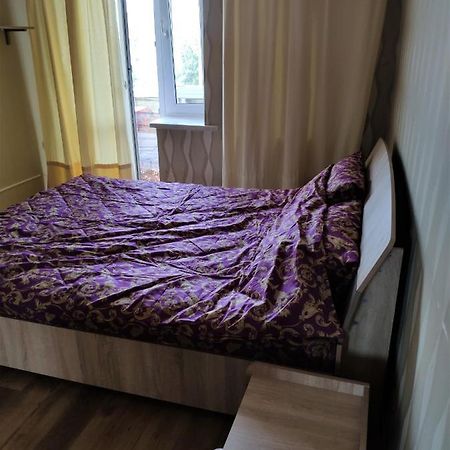Cozy One Bedroom Apartment Kijev Kültér fotó